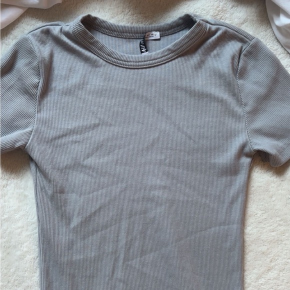 Gray Ribbed T-Shirt - Picture 1 of 1
